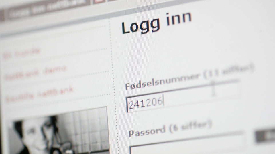 KREVER 40 MILL.: F�r det danske selskapet Cryptomathic viljen sin, kan ikke 2,5 millioner nordmenn lenger bruke bank-id n�r de skal signere papirer i nettbanken, legge inn bud eller kj�pe bruktbil.
Foto: Torbj�rn Gr�nning/Dagbladet