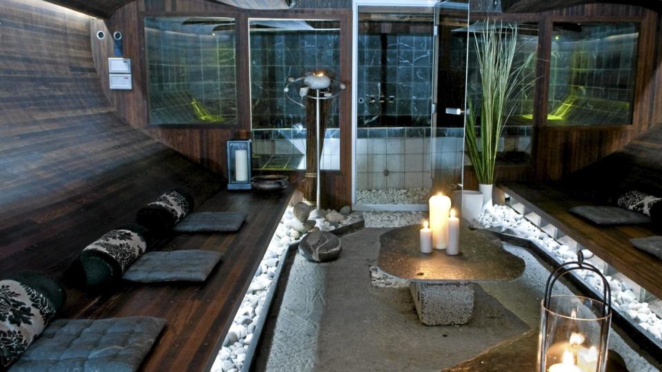 ZEN LOUNGE: Mellom krumme trevegger kan man nyte et avslappet b�tliv. FOTO: Lars Aake Andersen frifoto.no