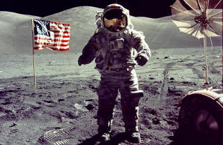 SISTEMANN: Astronaut Eugene Cernan om bord Apollo 17 var den siste til � g� p� m�nen i desember 1972. Foto: NASA