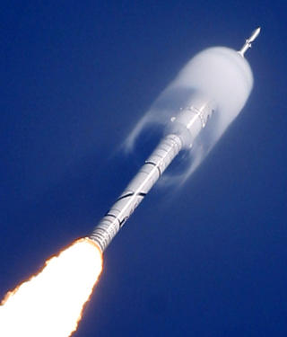 ALDRI MER: Ares I-X-testen i fjor. Foto: AP Photo/Chris O'Meara/SCANPIX