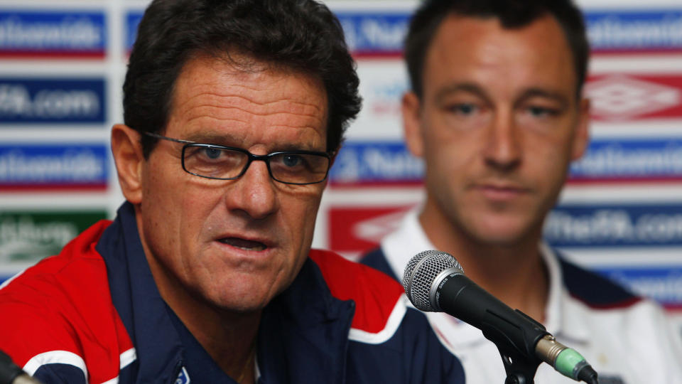ALL MAKT: Det engelske fotballforbundet sier John Terrys landslagsframtid er i manager Fabio Capellos hender.Foto: SCANPIX/REUTERS/ Eddie Keogh