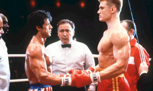 EPISK KAMP: Sylvester Stallone og svenske Dolph Lundgren sl�ss i 1985-filmen �Rocky IV�. N� skal de igjen opptre sammen - under Schlagerfestivalen, melder svenske medier. Foto: Columbia Pictures