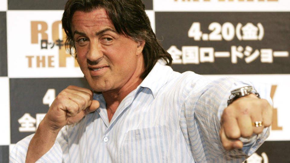 SLAGERKRAFTIG: Hollywood-skuespiller Sylvester Stallone skal samarbeide med kollega Dolph Lundgren under svenskenes Melodi Grand Prix. Foto: AP Photo/Vincent Thian/SCANPIX