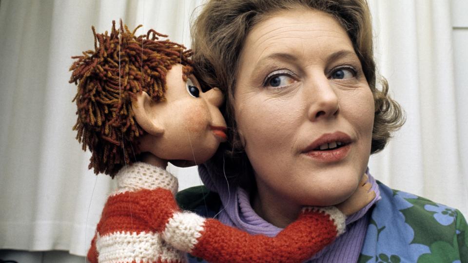 BARNAS HELTER: Birgit Str�m gledet i mange �r norske barn med dukker som Teodor og Titten Tei p� Barne-TV. Utdannelsen hennes ga henne n�re b�nd til Tsjekkoslovakia, noe som igjen f�rte til at hun ble overv�ket som hemmelig vestlig agent.
Foto: Per Svensson/Aftenposten