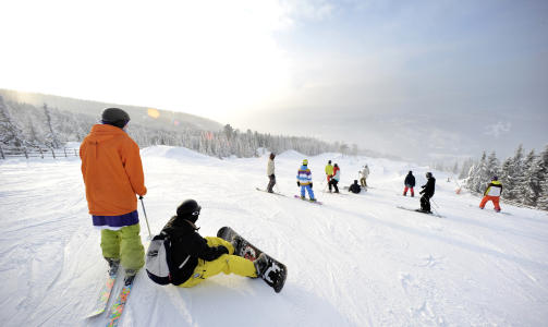  GOD STEMNING:  Stemingsbilde fra Hafjells flotte terrengpark l�rdag formiddag.