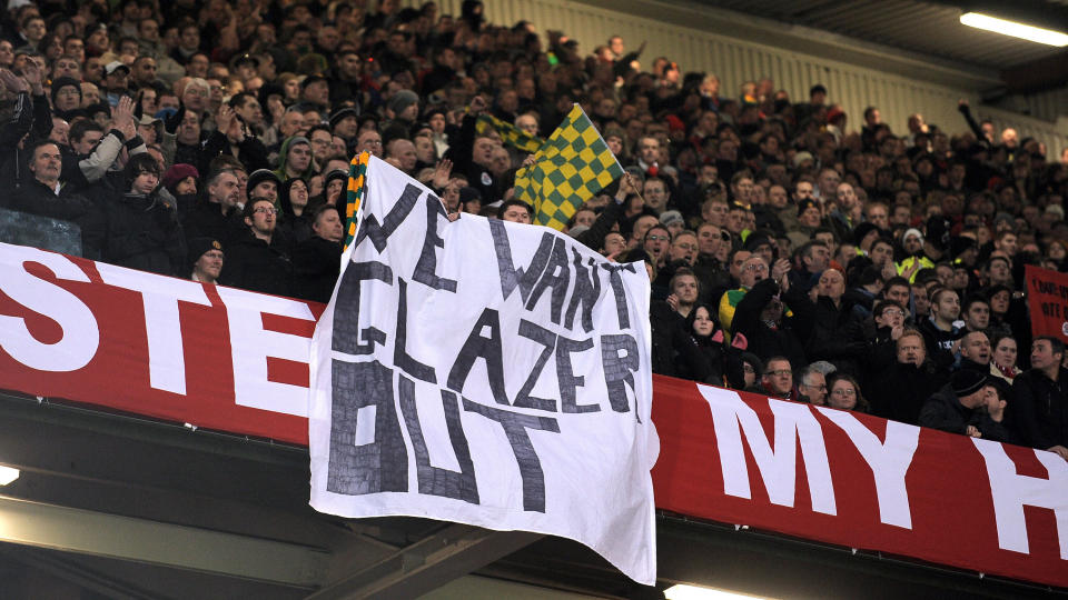 UPOPUL�RE: Ogs� 23. januar demonstrerte Manchester Uniteds supportere mot sine amerikanske eiere.Foto: SCANPIX/AFP/ANDREW YATES