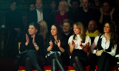MILLIARD�RVENNINNER: Vibeke M�le, Monica Reitan og Siv Beate Reitan. Foto: Bj�rn Langsem/DAGBLADET