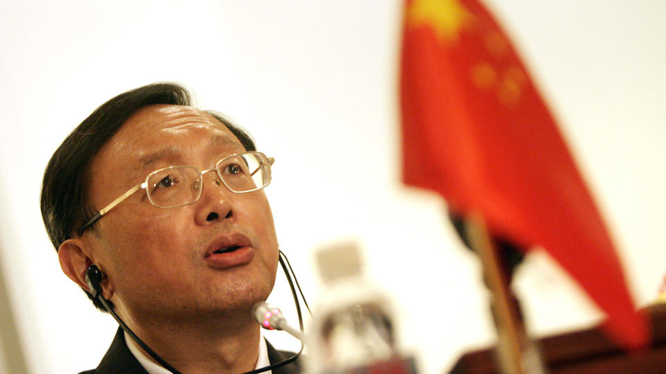 ADVARER: Kinas utenriksminister Yang Jiechi. Foto: AFP/MIDO AHMED/SCANPIX