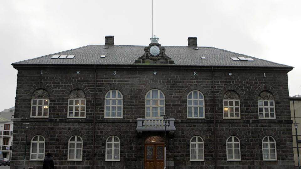 KRISERAMMET: Island ble alvorlig rammet av finanskrisen h�sten 2008. Foto: REUTERS/Ints Kalnins/SCANPIX