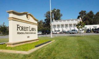 BRITTANY BLE GRAVLAGT p� Forest Lawn Memorial Park i Hollywood Hills p� julaften. Foto: GEIR BARSTEIN/DAGBLADET