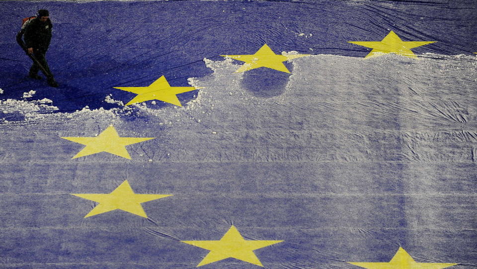 UNDER ANGREP: Svindlere har utf�rt et omfattende angrep p� det europeiske systemet for handel med klimakvoter, melder EU-kommisjonen. N� vil den gj�re kvotesystemet sikrere. Foto: SCANPIX