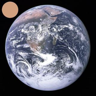 KN�TTET: Pluto sammenliknet med jorda. Foto: NASA/Wikipedia