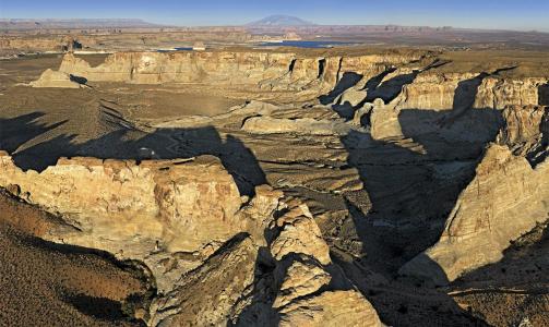 RESORTENS BELIGGENHET: Midt i elvel�penes land, i staten Utah, ligger eksklusive Amangiri resort.  Foto: Aman Resorts