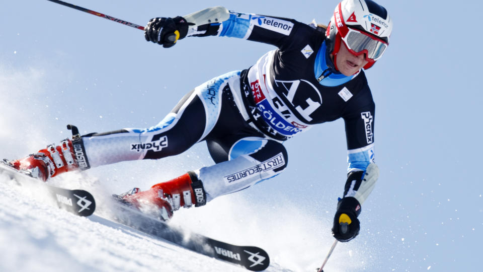 LEVERTE: Mona L�seth holdt hodet kaldt og beholdt ledelsen etter f�rsteomgang i storslal�mrennet i junior-VM.Foto: Cornelius Poppe / Scanpix