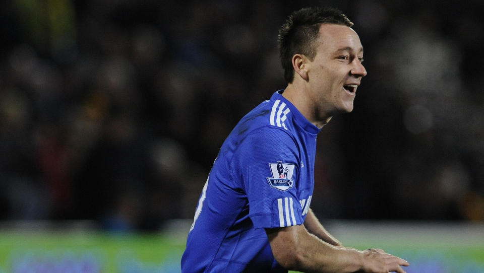 SPILLER MOT ARSENAL: Skandalene rundt Chelsea-kaptein John Terry hindrer ikke Carlo Ancelotti i � bruke stopperen mot Arsenal. Foto: EPA.