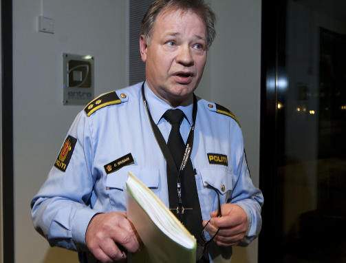 INNSTENDIG B�NN: Politioverbetjent Olav Brubakk ba i kveld den antatte kidnapperen om sette kvinnen fri. Foto: HENNING LILLEG�RD