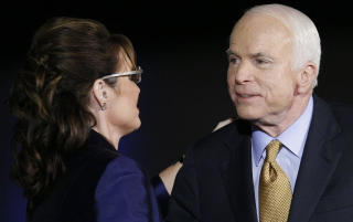 VISEPRESIDENTKANDIDAT: Sarah Palin (t.v) var visepresidentkandidat under John McCain, men Obama/Biden vant valget. Foto: REUTERS/Rick Wilking/Scanpix