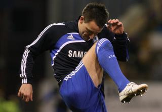VIL HA B�NDET: John Terry lover � kjempe for � bli Englands kaptein igjen.Foto: SCANPIX/EPA/LINDSEY PARNABY