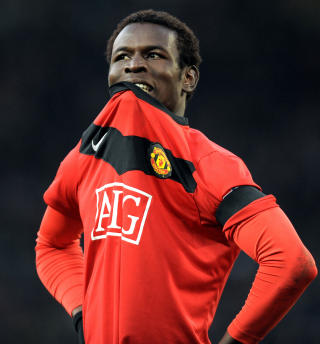 BET SEG I SKJORTA: Mame Biram Diouf var n�r � banke inn sitt andre m�l for United like f�r slutt, men avsluttet like over m�l. Foto: AFP