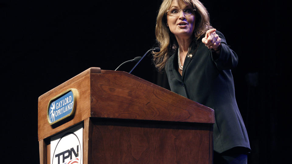 TALTE TIL SIN EGNE: Sarah Palin. Gaylord Opryland er for �vrig navnet p� konferansesenteret i Nashville hun talte p�. Foto: REUTERS/Josh Anderson/Scanpix