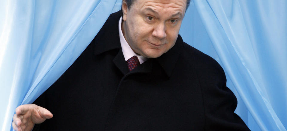 ANDRE RUNDE: Verken Viktor Janukovitsj eller Julia Timosjenko greide � sikre seg det n�dvendige flertallet under valgrunden i januar i �r. Foto: AP PHOTO/SCANPIX