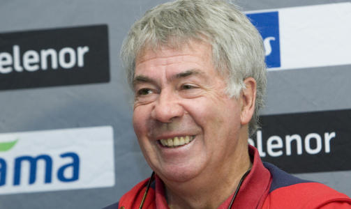 OK MULIGHET: Det sp�rs om Egil Olsen er enig me matematikerne i Castrol n�r han f�r tatt frem kalkulatoren og finregnet p� kvalifiseringsgruppa. Foto: Morten Holm / Scanpix