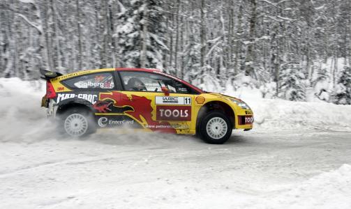 KLAR FOR SVERIGE: Petter Solberg og kartleser Phil Mills stiller i nye farger i Rally Sverige til helga. Foto: Petter Solberg World Rally Team