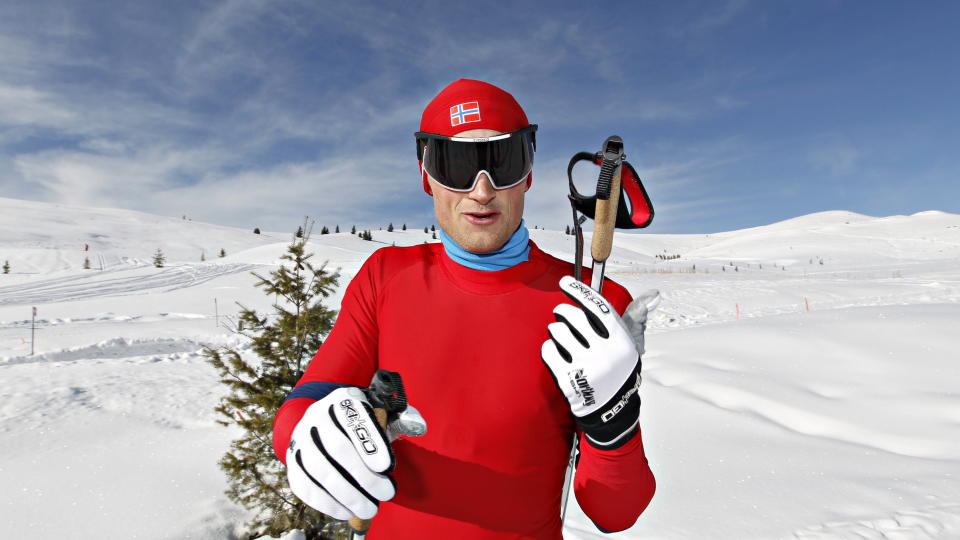 ENDELIG I OL: Fire �r etter at mange mener Petter Northug burde f�tt sin OL-debut, er han Norges st�rste gullh�p i Vancouver. Den siste uka har han lagt siste finpuss p� OL-formen i Sun Valley, og i g�r ankom han OL-byen Vancouver.   
Foto: Arnt E. Folvik