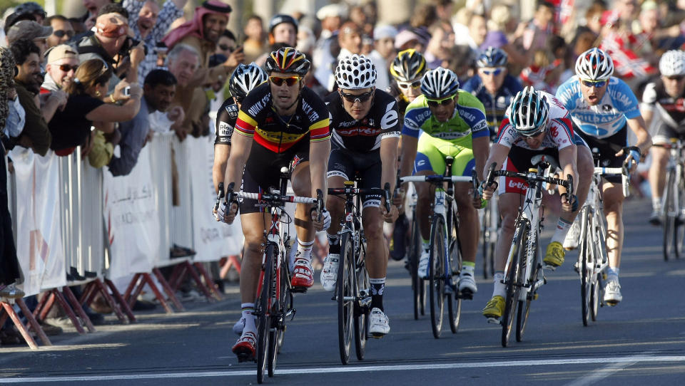 F�RST OG RASKEST: Tom Boonen vant tredje etappe i Qatar enkelt, etter at han presset seg opp i nesten 73 km/t i innspurten. Foto: AFP PHOTO/KARIM JAAFAR