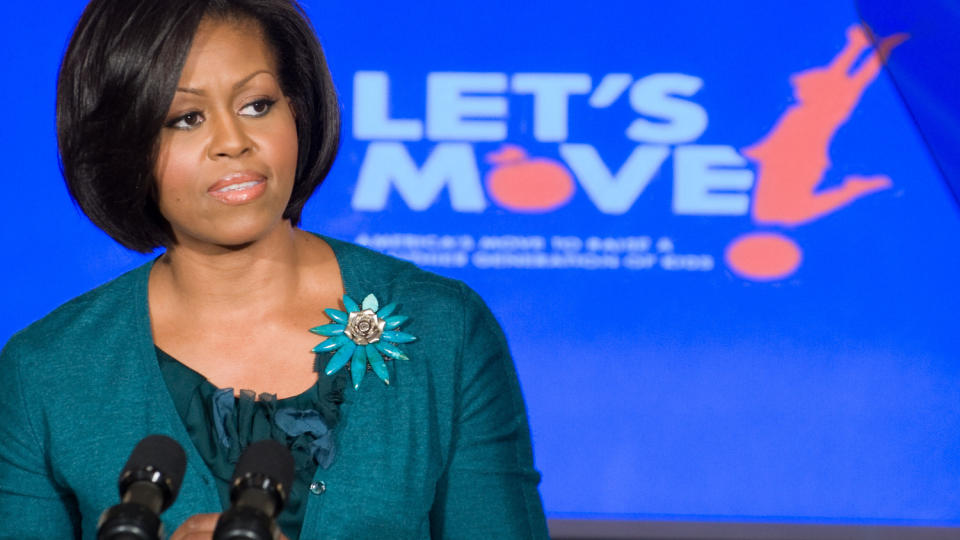 SLANKEKRIG: Michelle Obama fronter myndighetenes bevisstgj�ringskampanje �Let''s Move�, der m�let er � komme overvekten blant amerikanske barn til livs. Foto: AFP PHOTO/Saul LOEB/SCANPIX