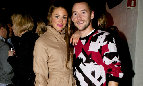 MED TYPEN: 
Jenny Skavlan og Thomas Gullestad sammen p� Latter.
Foto: Kyrre Lien / SCANPIX