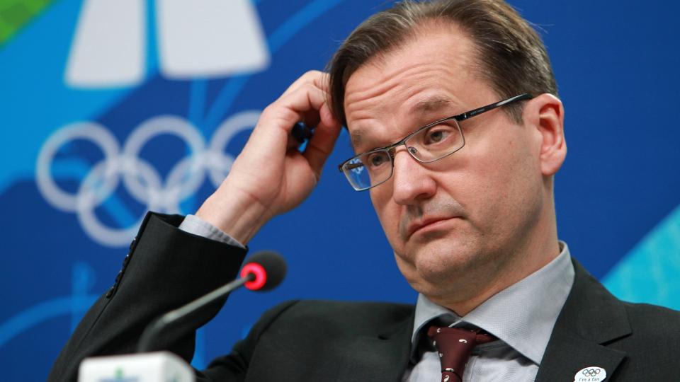 TALL SOM GIR HODEBRY: Kommunikasjonsdirekt�r Mark Adams i IOK bekrefter at 30 OL-ut�vere er ilagt startnekt etter positive dopingpr�ver.Foto: SCANPIX/EPA/SRDJAN SUKI