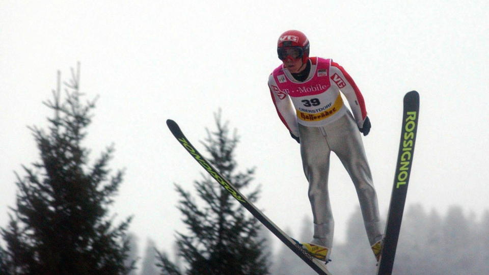 SLITEN NASJONALIDRETT: Anders Bardal og flere av de norske topphopperne har tr�blet med � mestre liten fart i till�pet denne vinteren. Dermed blir det viktig � ta en diskusjon om treningsmetoder selv om formen ser ut til � v�re stigende inn i OL. FOTO: Erlend Aas / SCANPIX