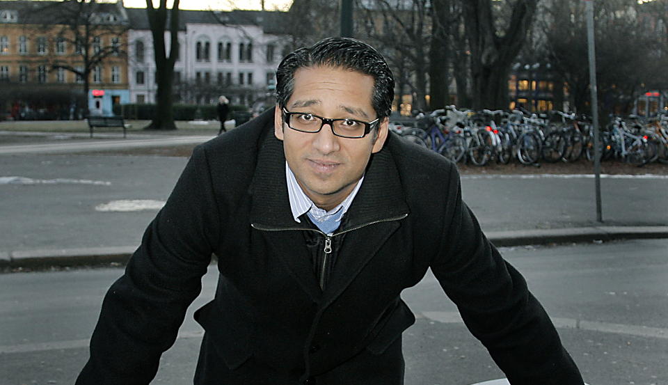 BEKYMRET: Venstrepolitiker Yousuf Gilani (37) er bekymret for hvordan demonstrasjonen mot Dagbladet vil utvikle seg i dag. FOTO: Jacques Hvistendahl