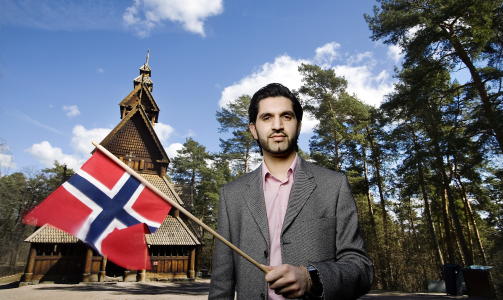 ADVARER MOT DEMONSTRASJONEN: Mohammad Usman Rana (23), tidligere leder i Muslimsk studentsamfunn, advarer ungdommer mot � la seg villede av agitatorer p� intnernett.
FOTO: ADRIAN �HRN JOHANSEN/ DAGBLADET