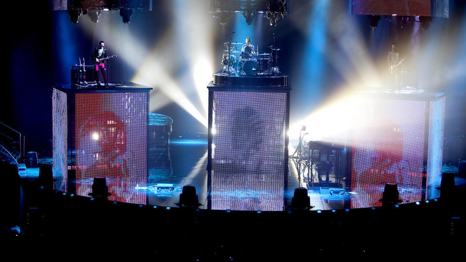 MUSELIG: Muse under en Spektrum-konsert i fjor. N� kommer den britiske gruppa tilbake til Norge for � spille under Hovefestivalen 2010. Foto: HENNING LILLEG�RD/DAGBLADET