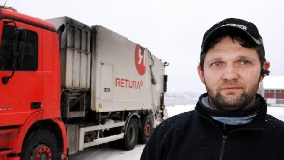 I SKUDDRAMA: Sj�f�r Hans Kristensen opplevde i g�r at renovasjonsbilen ble beskutt med luftv�pen. Foto: Tom Lys�/Namdalsavisa