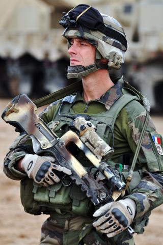 N�YE PLANLAGT: Flere tusen soldater fra det amerikanske marinekorpset har sammen med afghanske og britiske soldater omringet Marjah i flere dager. M�let er � p�f�re Taliban et avgj�rende nederlag for � knekke islamistoppr�rernes milit�re slagkraft. Foto: EPA/MAJOR PAUL SMYTH/SCANPIX