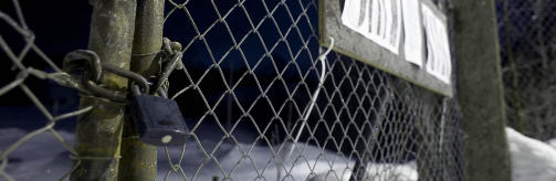 HAR HENGT OPP LAPP OG L�ST: P� en tavle foran portal forteller okkupantene hva de har gjort og inviterer til cafe. Foto: Bj�rn Langsem / Dagbladet