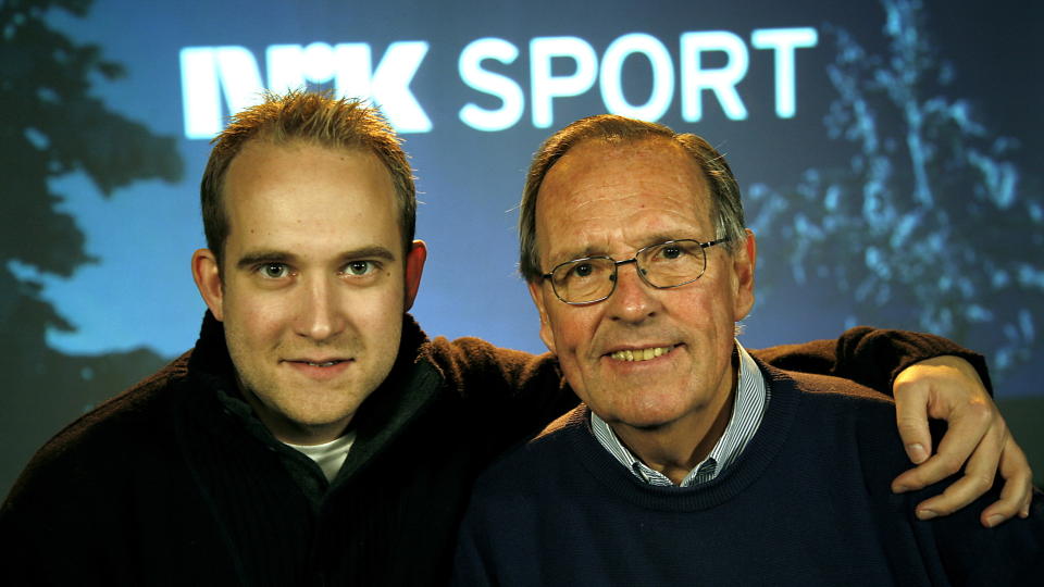 KOMMENTERER FOR NRK: Andreas Stabrun Smith og Jon Herwig Carlsen har en vanskeligere jobb i OL enn de vanligvis har i verdenscupen. Men verst er det kanskje for seerne, som m�tte avfinne seg med manglende tidsdifferanser og d�rlig grafikk under den f�rste skiskyttersendingen fra OL. 

Foto  Geir B�lstad/Dagbladet