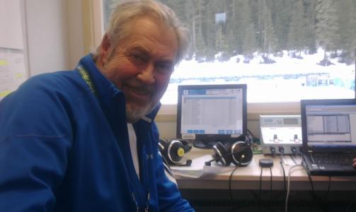 MISFORN�YD: SVTs Christer Ulfb�ge har kommentert langrenn og skiskyting i over 30 �r, og er sterk motstander av det nye OL-systemet. MMS-foto: Sigve Kvamme