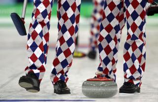GOLF-INSPIRERT: Buksene er laget av Loudmouth Golf, samme merke som står bak buksene til den fargerike golfspilleren John Daly. Foto: AP GOLF-INSPIRERT: Buksene er laget av Loudmouth Golf, samme merke som står bak buksene til den fargerike golfspilleren John Daly. Foto: AP