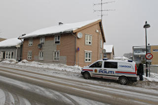�STEDET: I sin egen leilighet i dette huset i Horten sentrum ble 87-�ringen funnet drept. Foto: Arnt E. Folvik