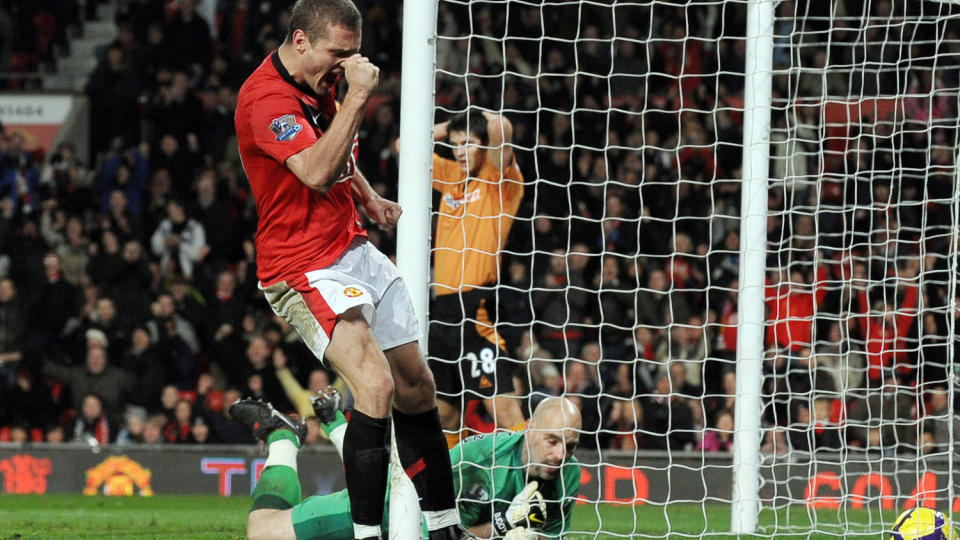 SKADD: Nemanja Vidic har v�rt ute med skade i tre uker, og blir ikke klar til i morgen kveld. Foto: AFP/PAUL ELLIS