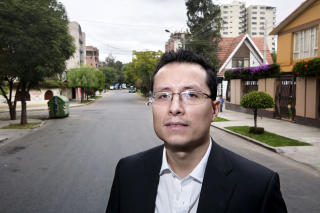 BEGJ�RING: Advokat Carl Bore bekrefter at statsadvokatene i Cochabamba har begj�rt 20-�ringen fengslet igjen. Foto: Henning Lilleg�rd