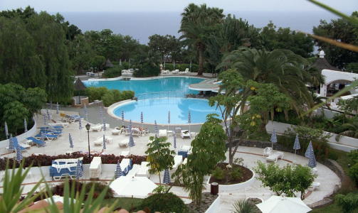  La GOMERA:  Ferieanlegget Jardin Tecina  er bygget som en liten landsby. Foto: Geir B�lstad