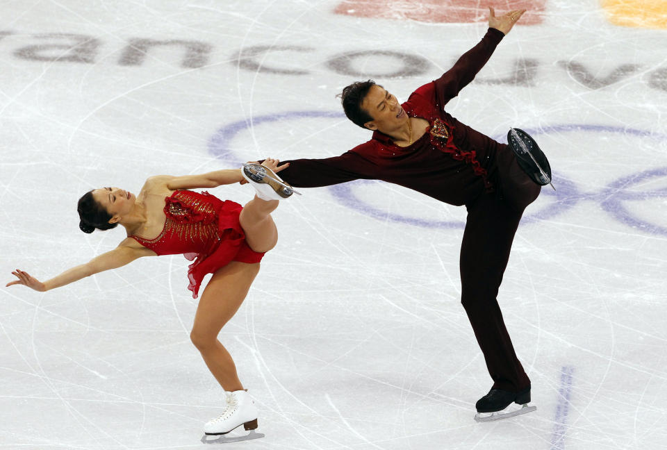 LEGGER OPP - FOR GODT: Shen Xue og Zhao Hongbo gjorde comeback for � vinne OL-gull. N� er det slutt. Foto: REUTERS