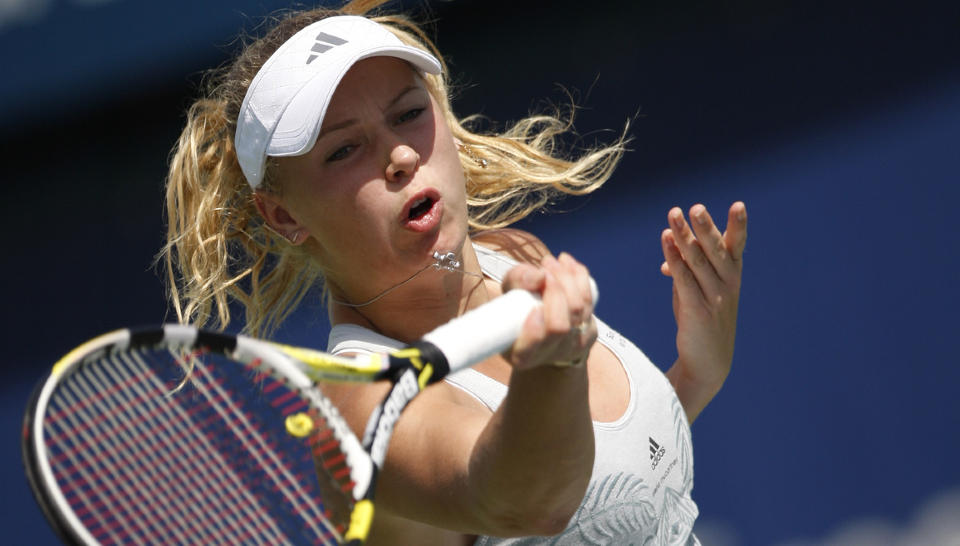 VANT: Caroline Wozniacki m�tte sterk motstand i Dubai Open tirsdag, men tok seg videre. Foto: Scanpix / Reuters / Ahmed Jadallah