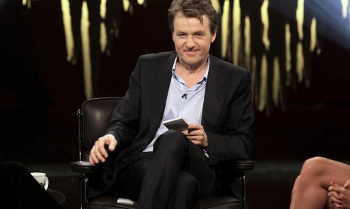 2. Fredrik Skavlan/Leif �ge Reme (�Skavlan�, NRK): Skavlan og �musikksjef� Reme har enorm kj�psutl�sende p�virkningskraft gjennom hvilke artister som eksponeres. Mer enn noen gang, sannsynligvis. Det svorske programkonseptet er blitt en formidabel stjernemagnet, til tross for at intervjueren Skavlan &mdash; jamf�r Norah Jones sist fredag &mdash; fortsatt ikke klarer � ta musikere p� alvor.