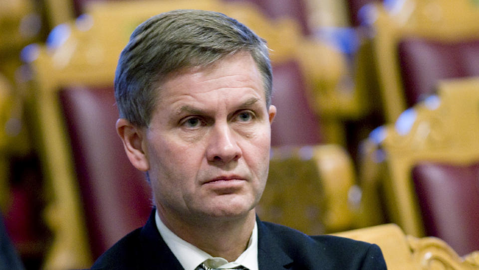 SKAL GJ�RE KUTT I NORGE: Milj�vernminister sier at regjeringen skal kutte 15 - 17 millioner tonn CO2 i Norge innen 2020. Men det blir vanskelig � velge tiltak. Foto: SCANPIX.